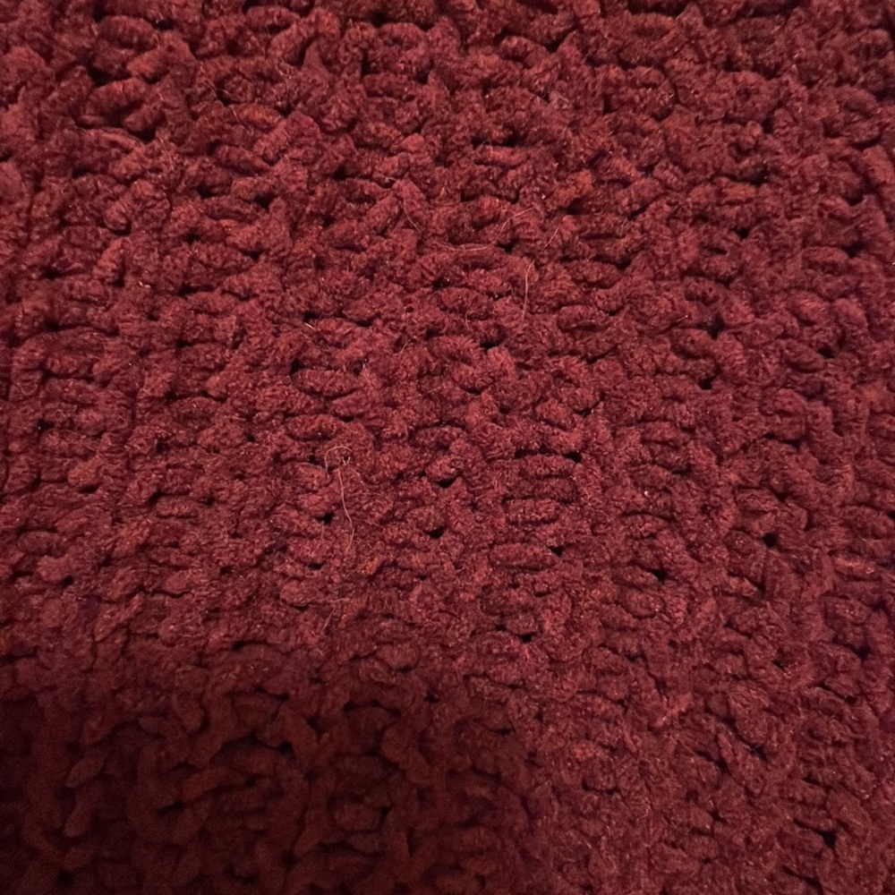Red sweater - Picture 3 of 3